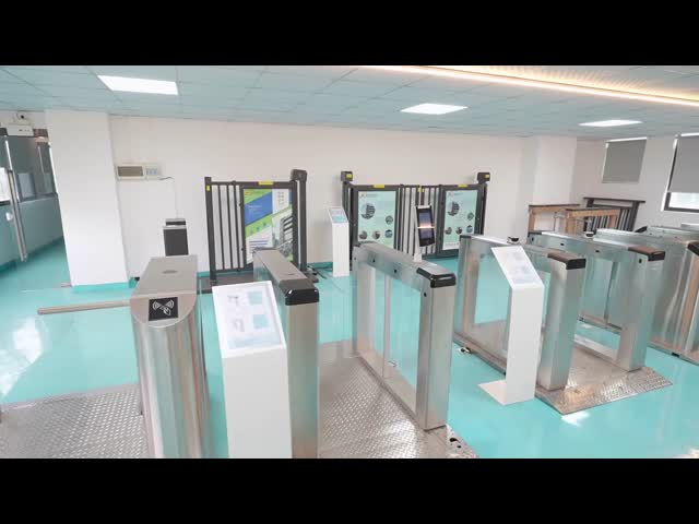 600-900mm kanal genişliği 6 çift kızılötesi radyasyon ve 30-40 kişi / dakikalık çıkış ile HCW Otomatik Turnstile Kapısı